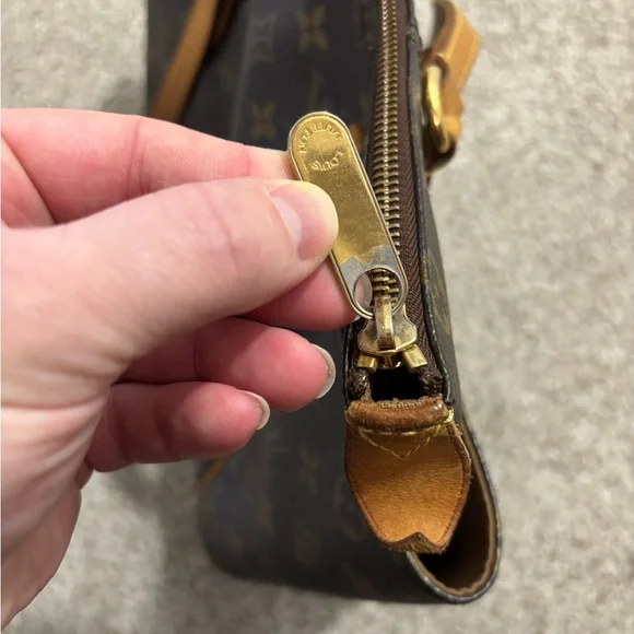 Authentic Louis Vuitton Totally PM 2009 - Picture 12 of 16